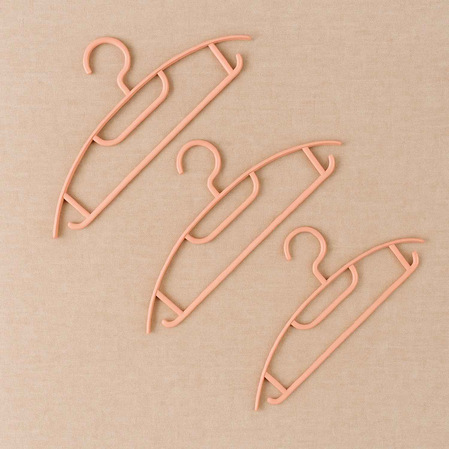 Ganesh Set Of 6 Durable Plastic Cloth Hangers