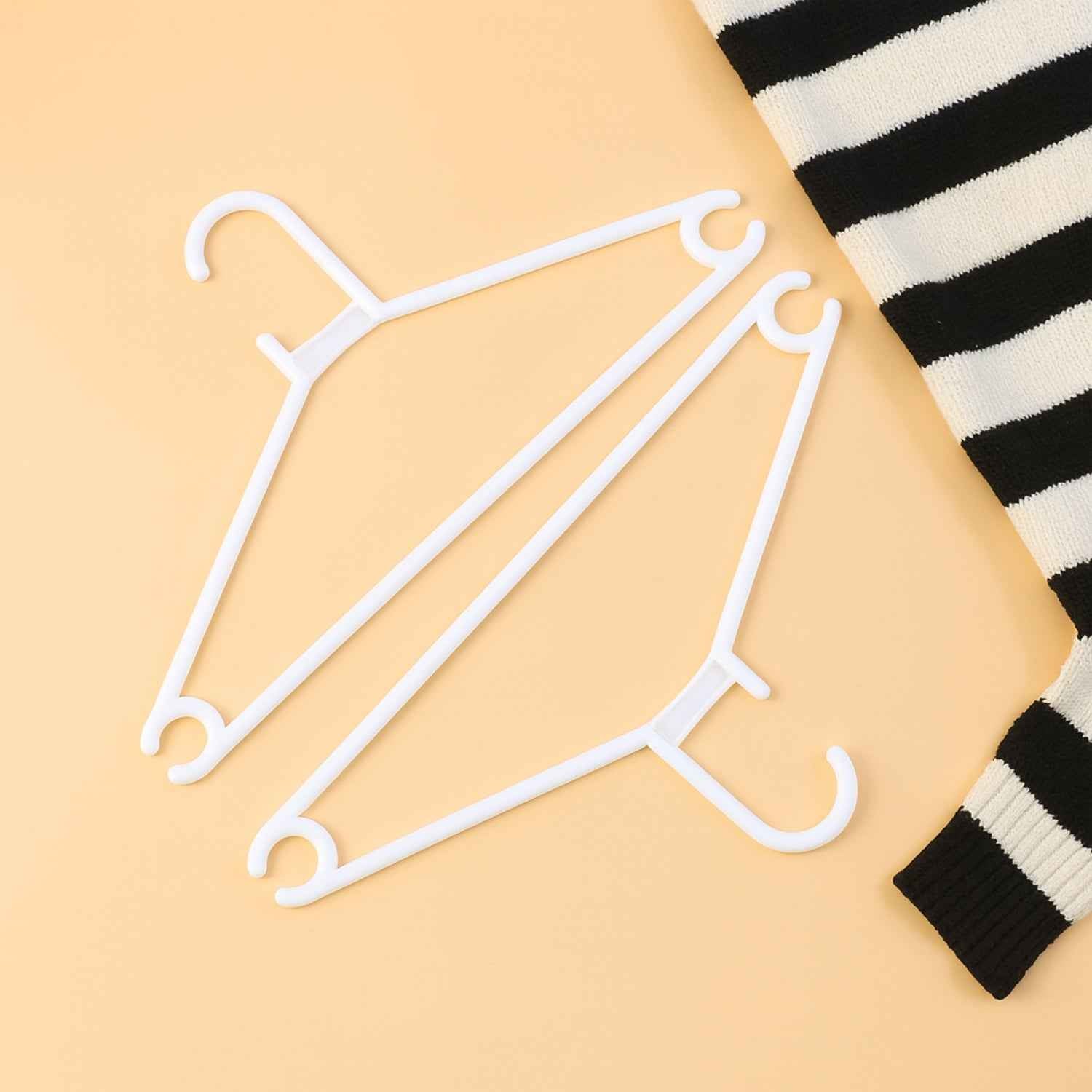 Plastic Clothes Hangers  Set Of 6