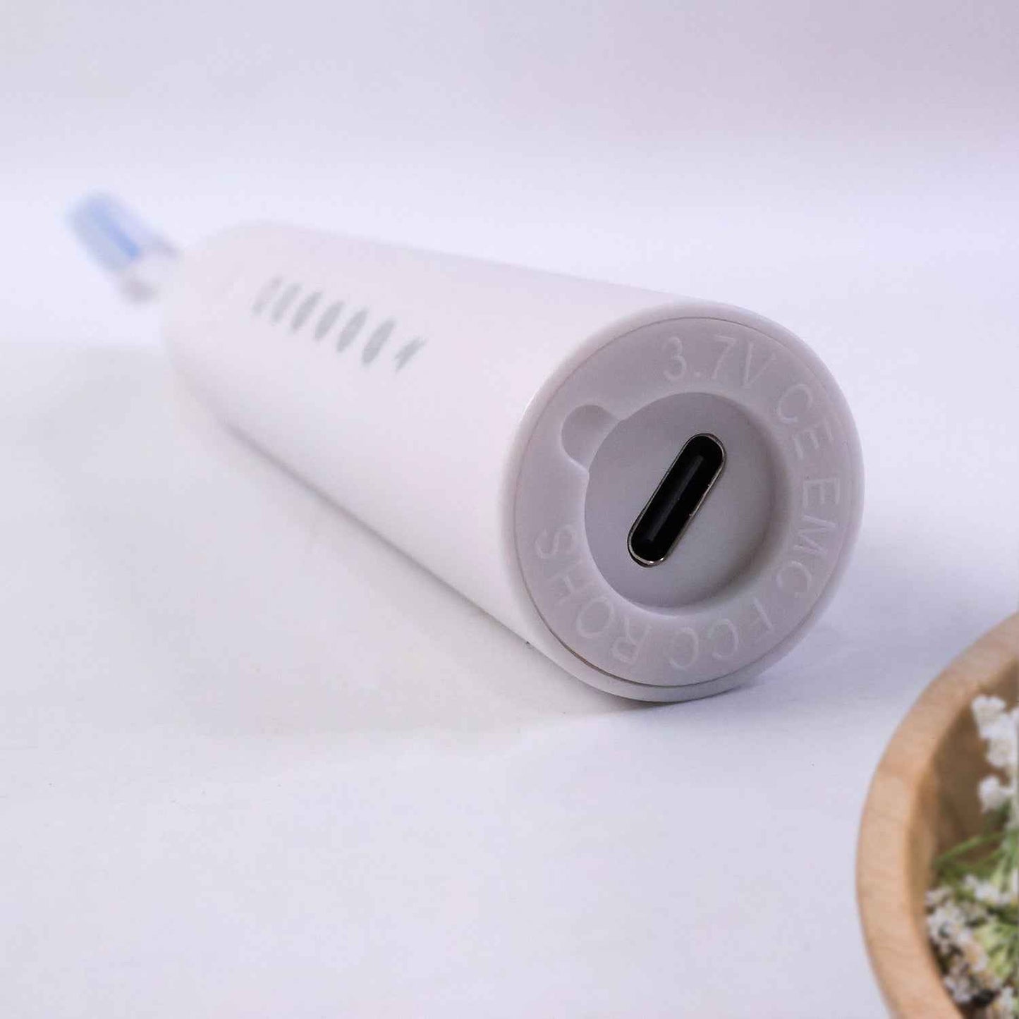 Rechargeable Electric Toothbrush White Color With 3 Extra Head (1 Pc )
