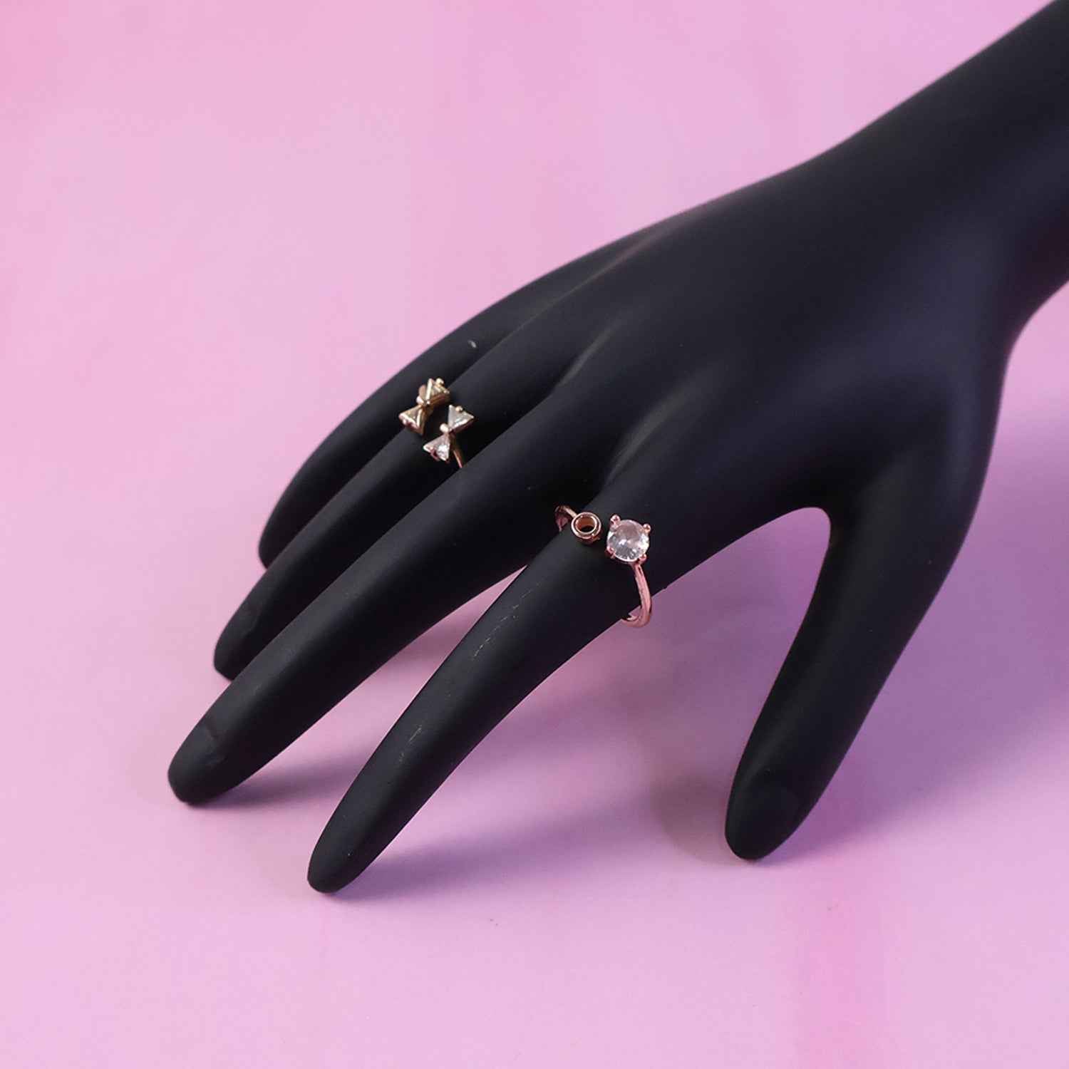 Elegant Black Hand-shaped Jewelry Display Stand (1 Pc)