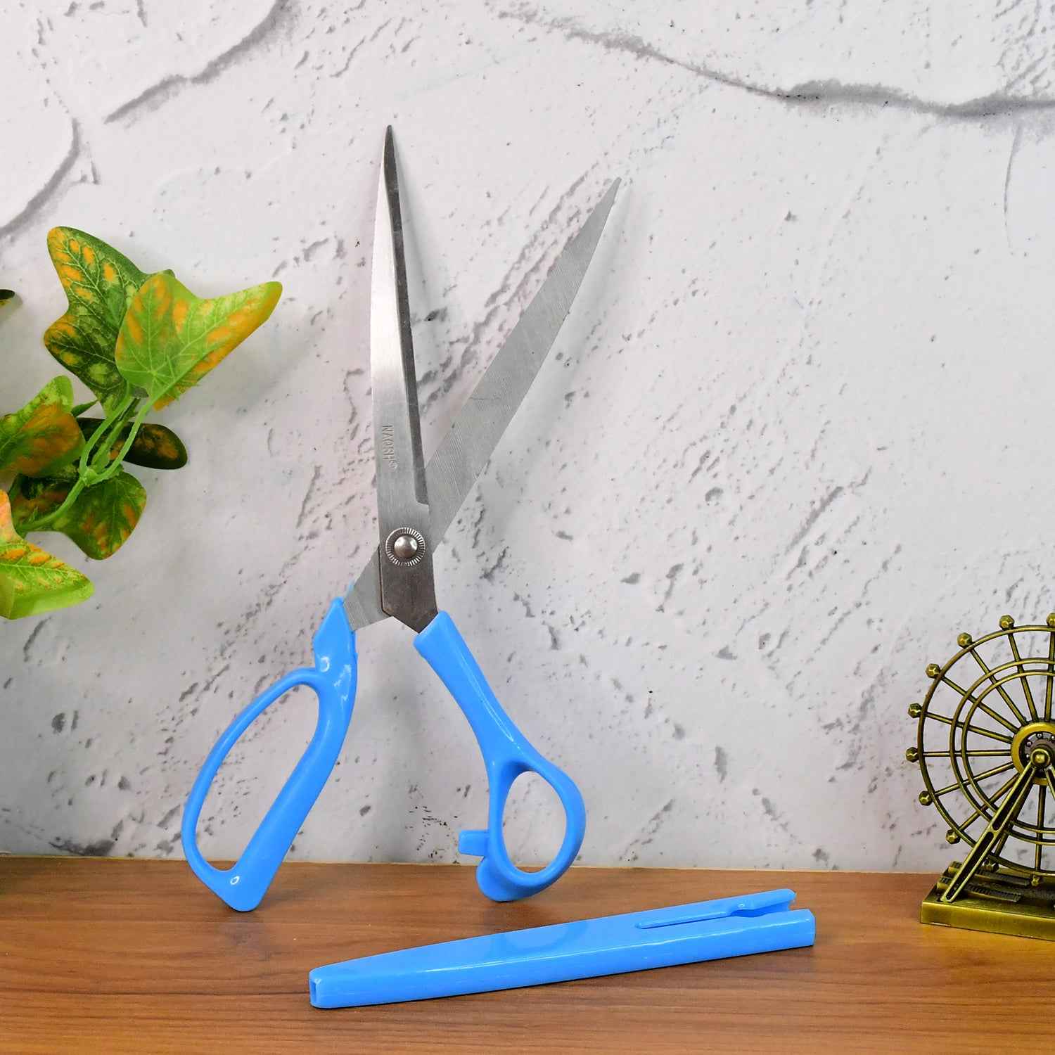 556 Carbo Titanium Stainless Steel Scissors (10 Inch)
