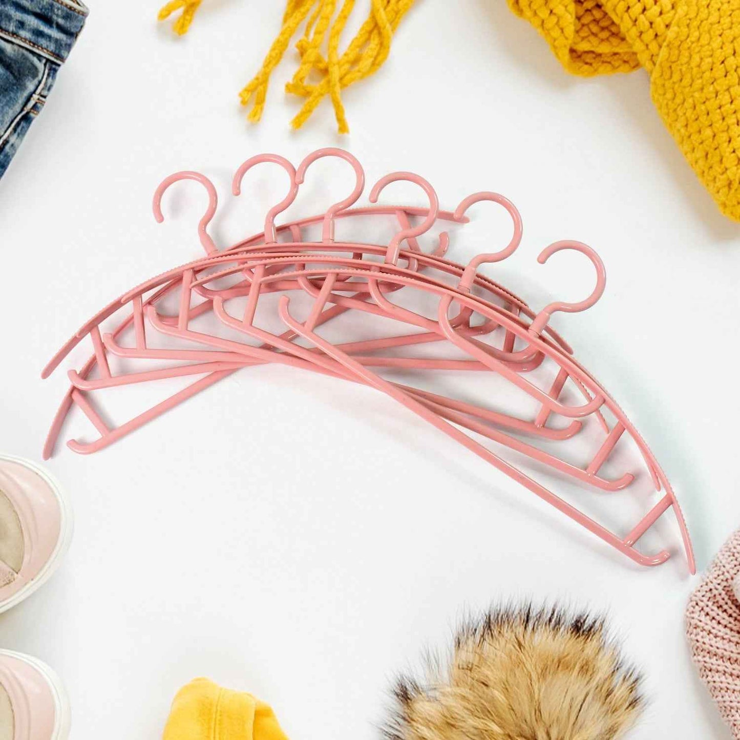 Ganesh Set Of 6 Durable Plastic Cloth Hangers