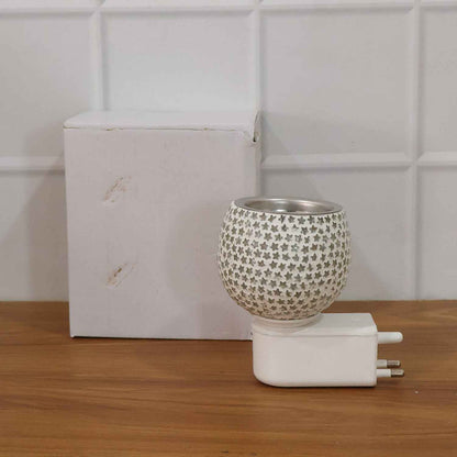 Premium Plug-in Star Cut Glass Aroma Diffuser Night Lamp (1 Pc)