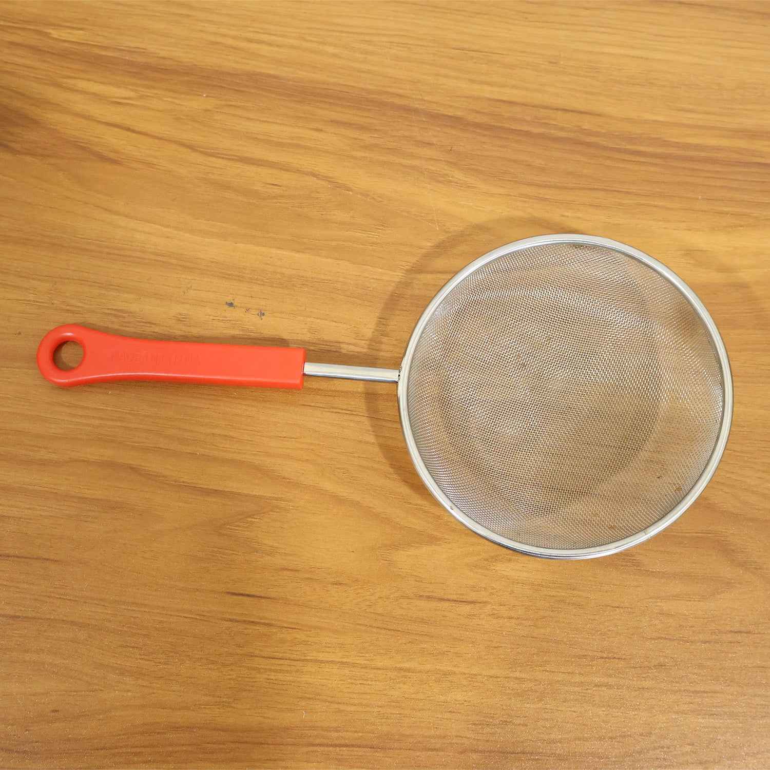 B-grade Big Size Fine Mesh Kitchen Strainer With Strong Handle Grip (1 Pc)