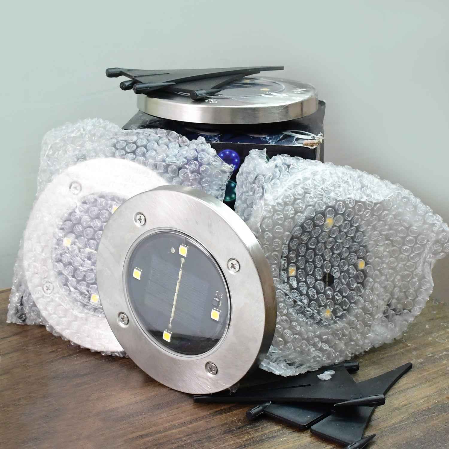 Solar Powered Led Garden Lights (4 Pc)