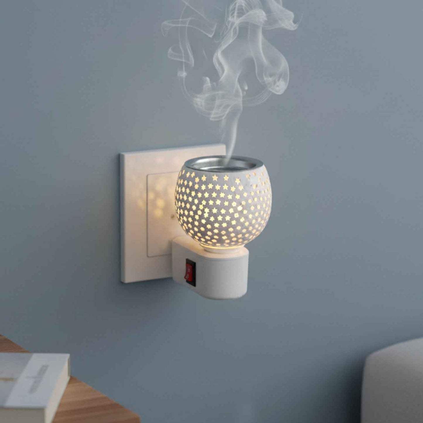 Premium Plug-in Star Cut Glass Aroma Diffuser Night Lamp (1 Pc)