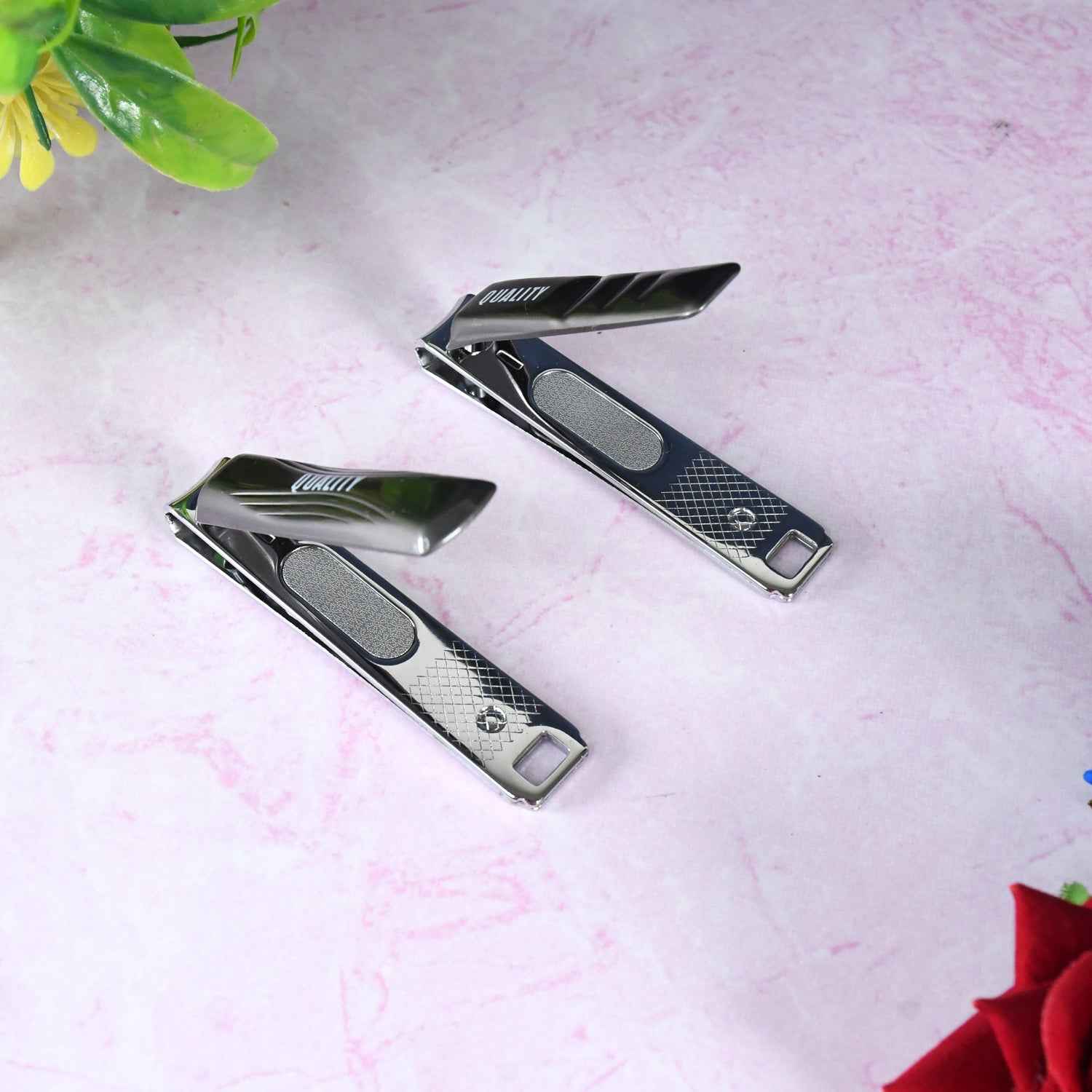 Stainless Steel Folding Portable Large Nail Clippers With Nail File (1 Pc)