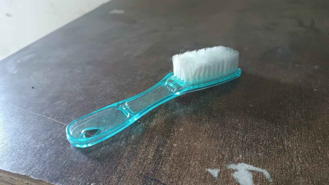 Plastic Handle Shoes Clothes Scrubbing Brush (1 Pc  Mix Color  19 Cm)
