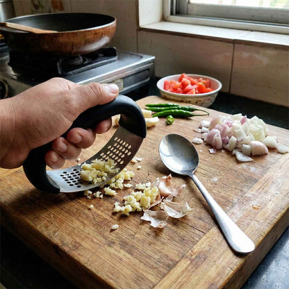 Heavy-duty Garlic Press Tool With Spoon Set (2 Pc Set)