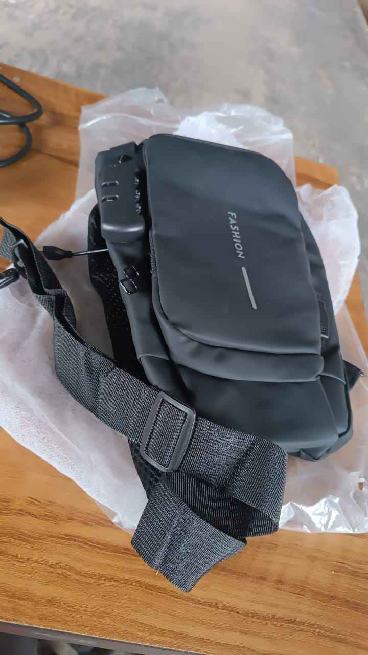 Trendy Anti-theft Crossbody Sling Bag With Usb Charging Port (1 Pc)