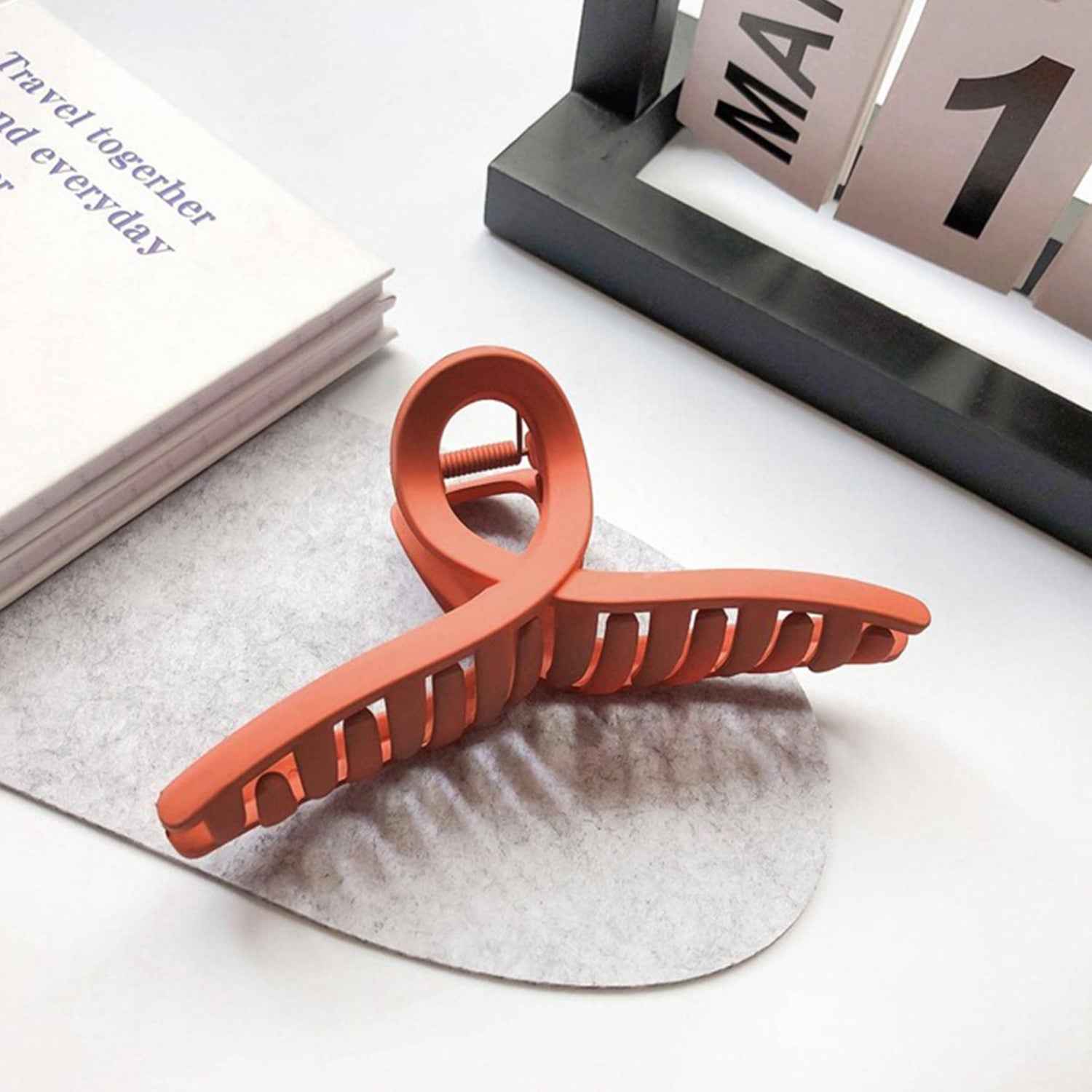 Plastic Hair Claw Clips Strong Clips (1 Pc  Mix Design  Color)
