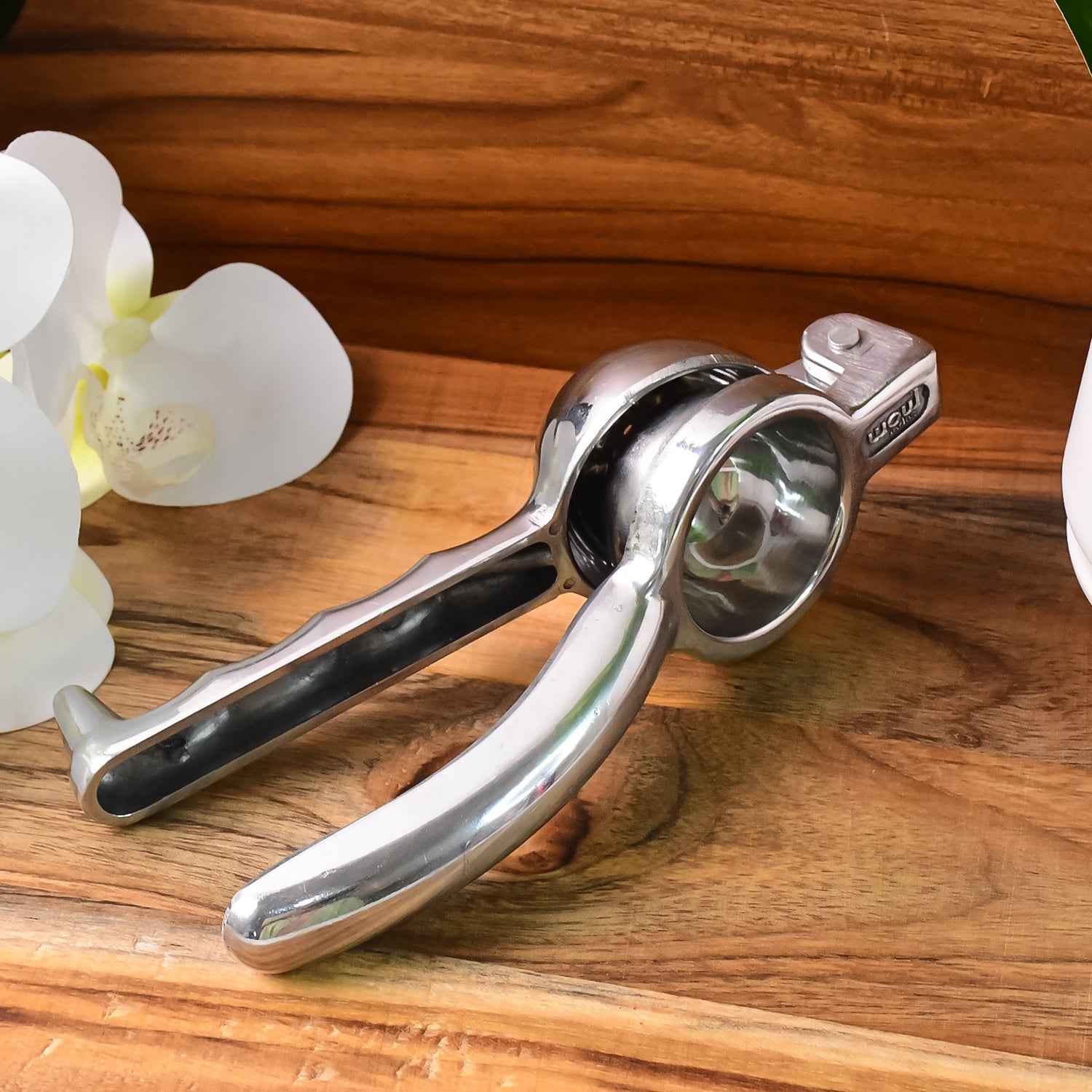 Supermom Aluminum Lemon Squeezer (1 Pc) - BeSh Deals®