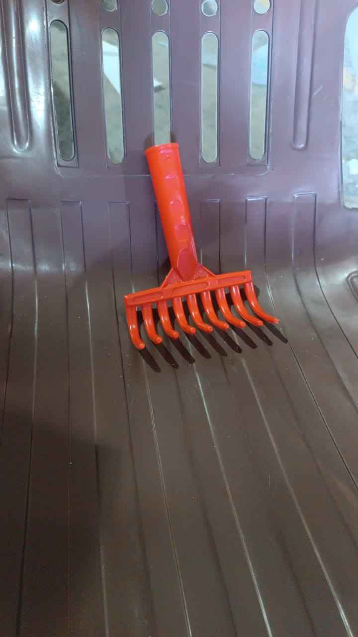 Heavy Duty Plastic Garden Hand Rake  9-tooth Cultivator Tool (1 Pc)