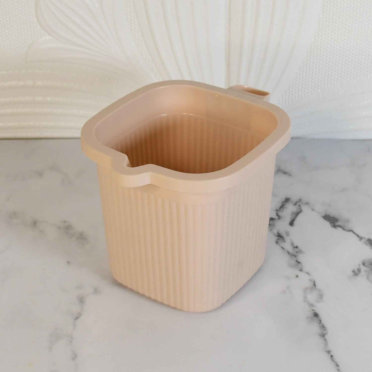 Plastic Square Bath Water Mug (1 Pc  1000 Ml  Mix Color)