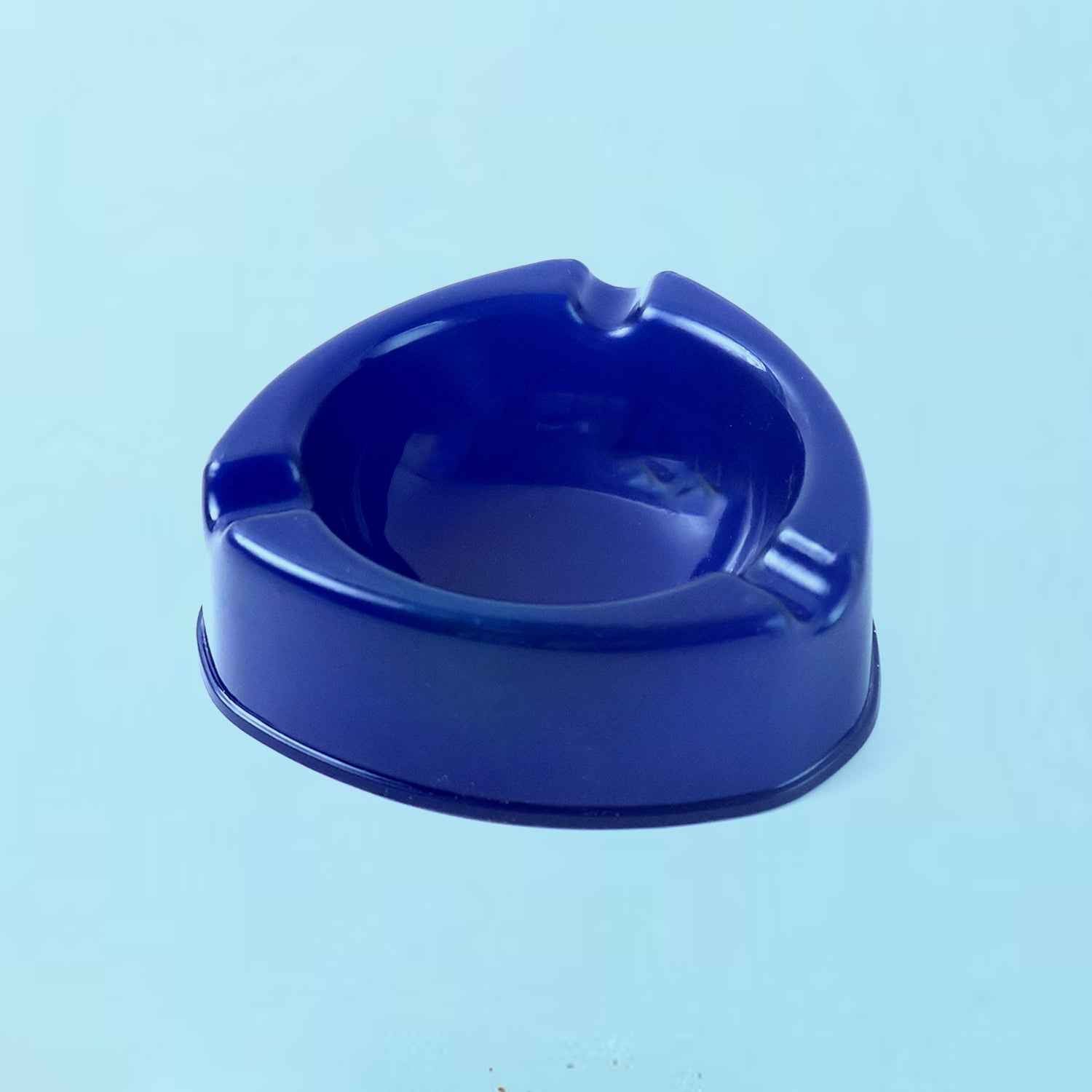 Oblivion Dark Blue Plastic +shtray (1 Pc)