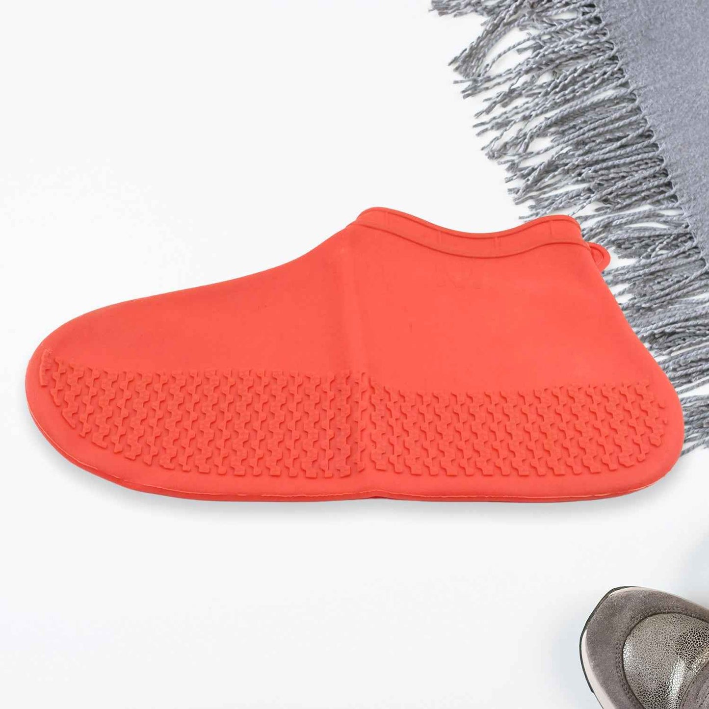17985 Non-slip Silicone Rain Reusable Anti Skid Waterproof Fordable Boot Shoe Cover (Medium Size  1 Pair  Red)