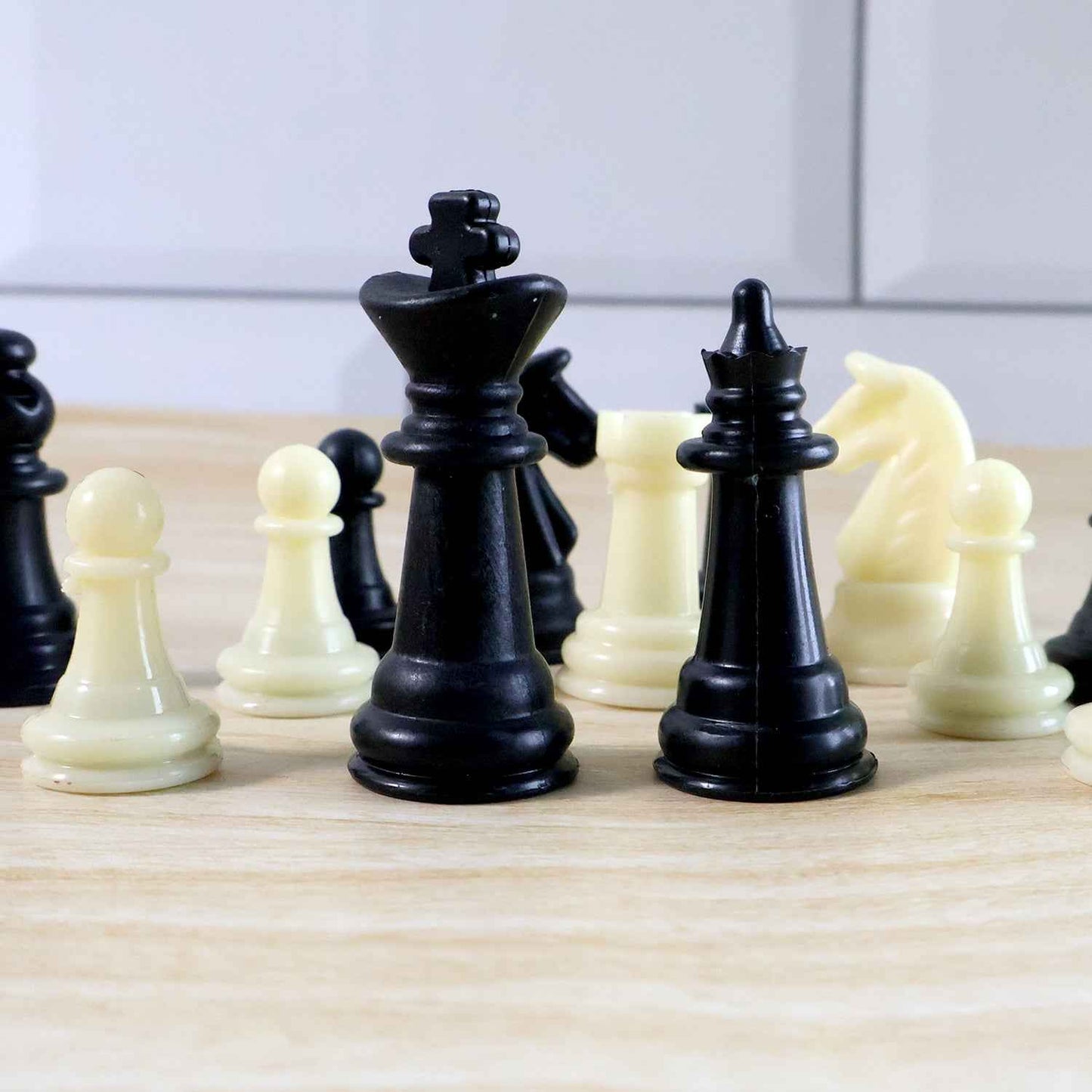 Foldable Magnetic Chess Board Game Set (24 X 24 Cm)