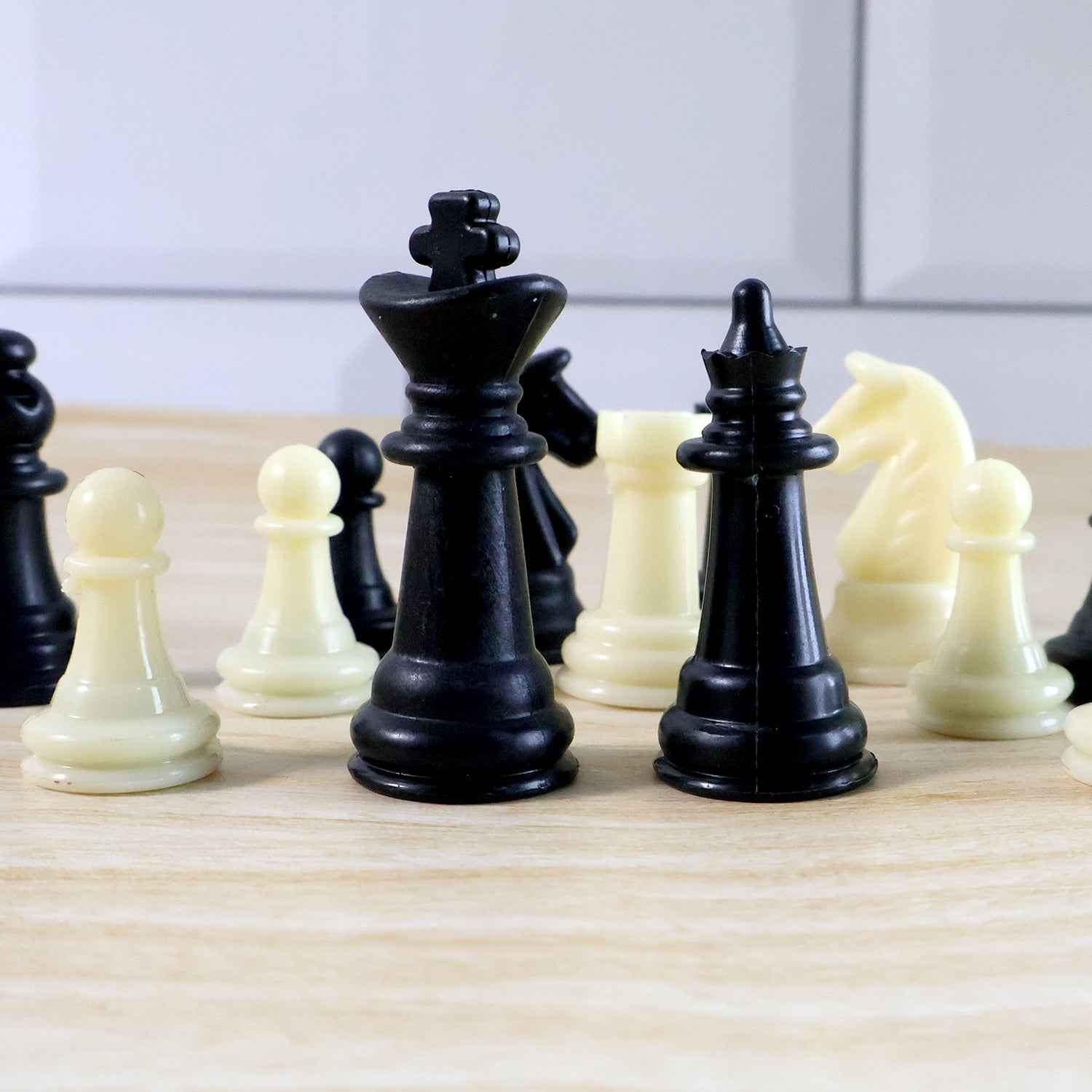 Foldable Magnetic Chess Board Game Set (24 X 24 Cm)