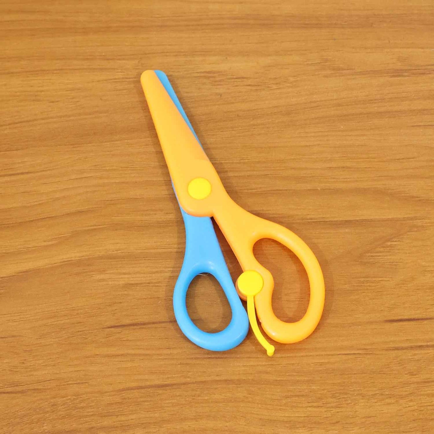 Child-safe Plastic Safety Scissors For Kids (1 Pc)