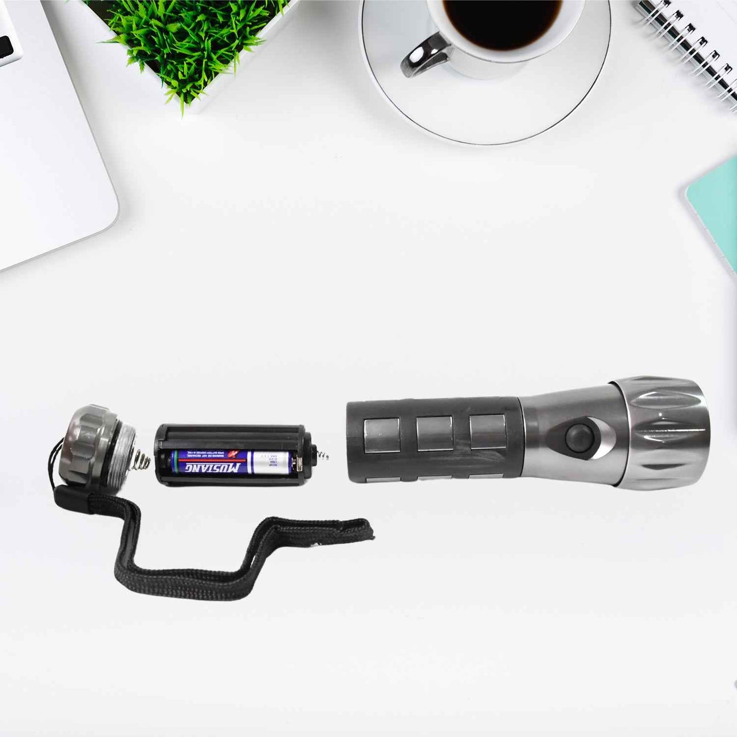 Aluminium Ledxenon Rubber Grip Handtourch (31.5v Aaa Batteries  Not Included)