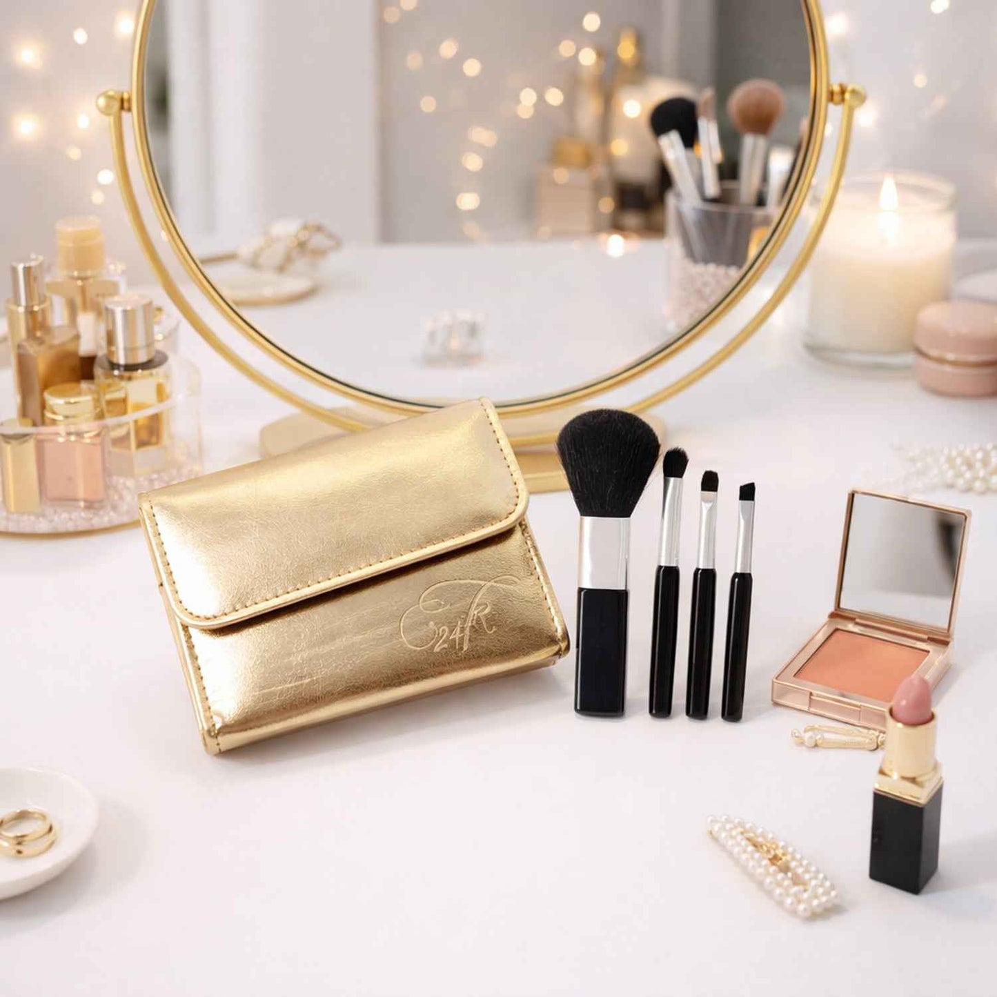 4 In 1 Professional Makeup Brush Set With Premium Storage Pouch (1 Pc)